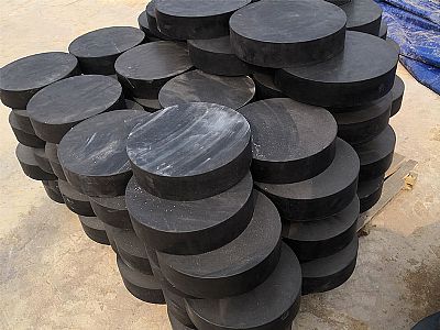 黑河板式橡胶支座由若干层橡胶片与薄钢板经加压硫化